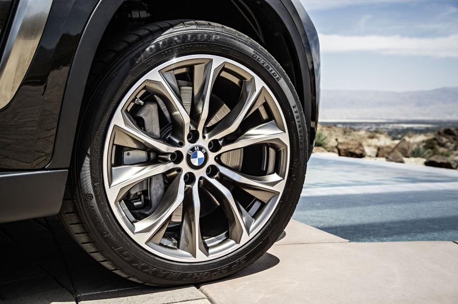  BMW X6 xDrive 5.0i 2015 года  (фото 33 из 113)
